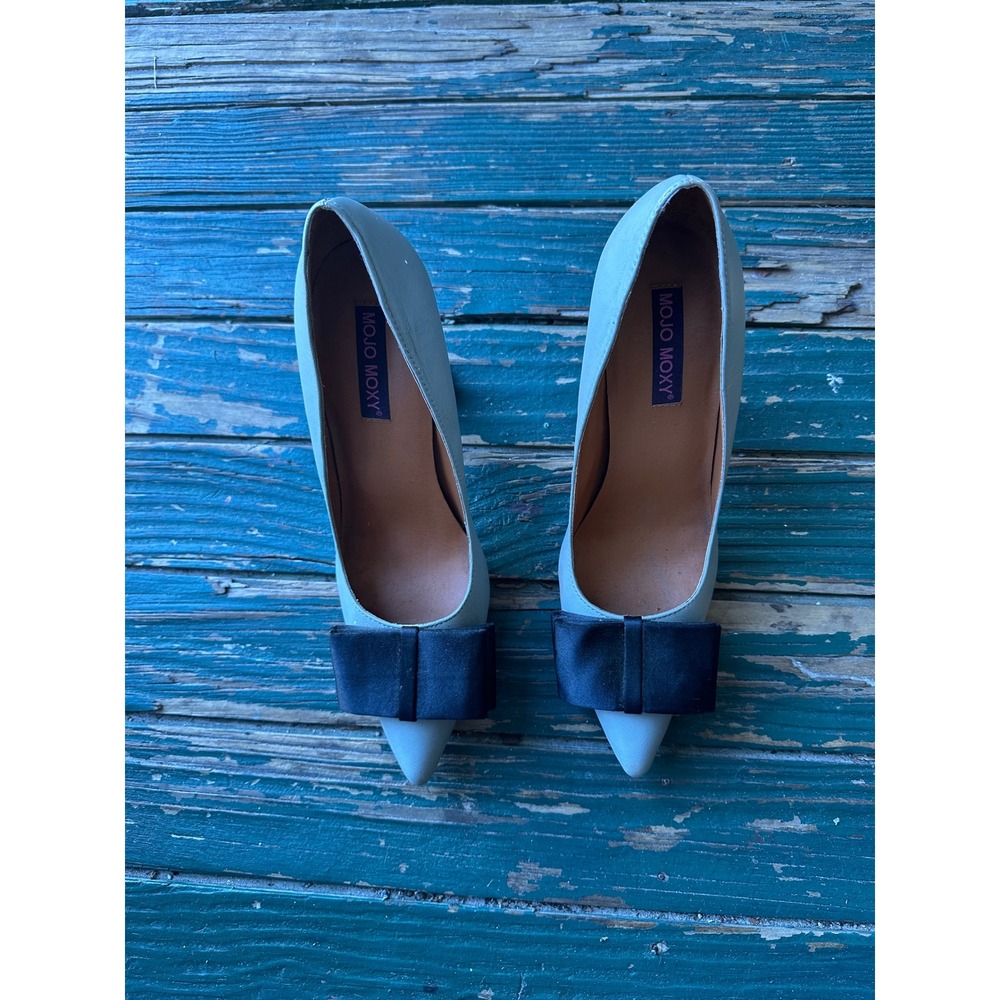 Mojo Moxy Grey Leather Pointed Toe Pumps Black Bow Block Heel Purple Sole